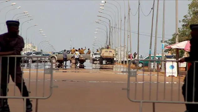 Burkina Faso'da ordu iktidara el koydu