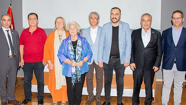 Selçuk Üniversitesi'nde Hz. Mevlana'da kadının yeri konuşuldu