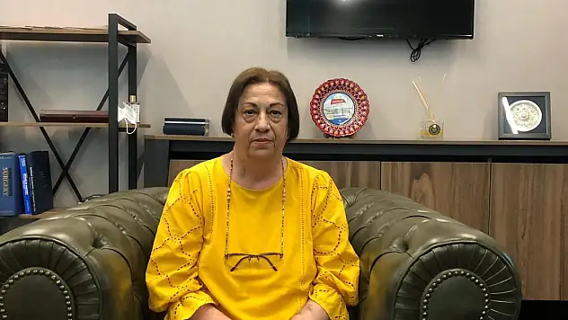 Dünyada sayılı uygulamalardan olan iki aşamalı karaciğer nakli ile hayata tutundu