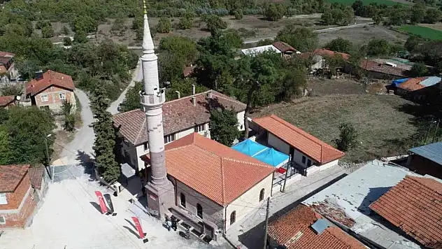 120 yıllık tarihi camide yeniden ezan sesi