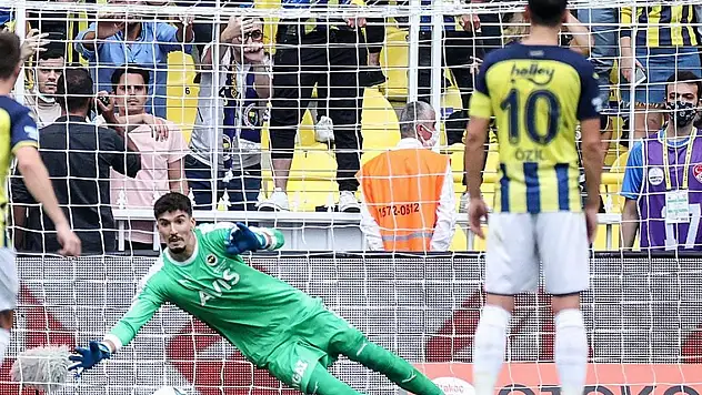 Derbide gözler kalecilerde! Altay'ın gol yemediği Beşiktaş derbisi yok