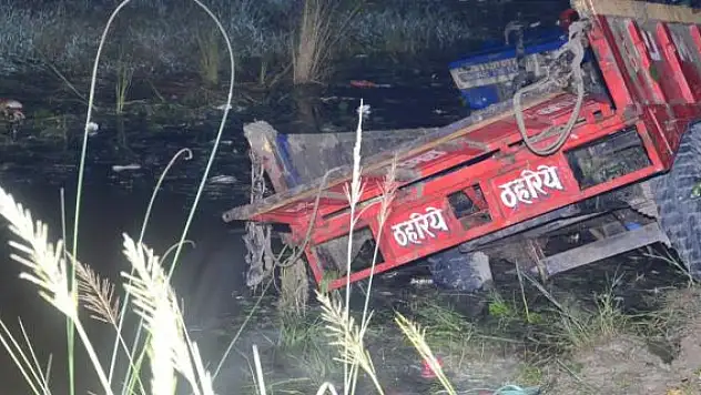 Hindistan'da araç devrilmesi sonucu 26 kişi öldü