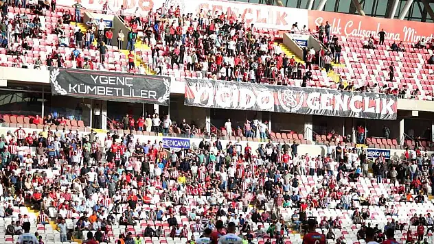 Sivasspor taraftarı yönetimi istifaya çağırdı