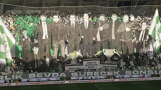 Konyaspor taraftarından muhteşem koreografi