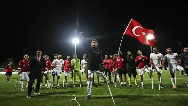 Milliler gruptan çıkmayı garantiledi