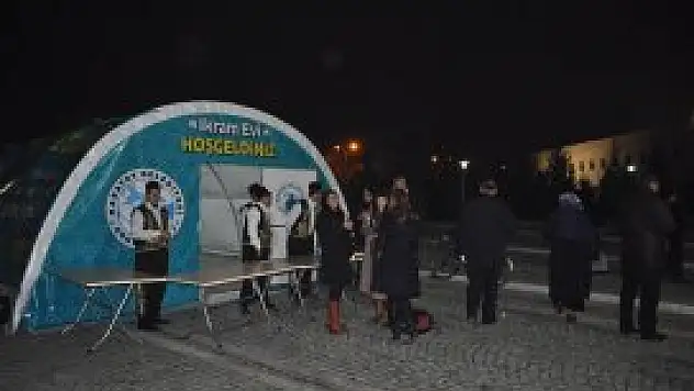 Karatay Belediyesi'nden konuklara salep ikramı