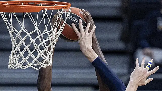 Anadolu Efes ile Fenerbahçe Beko, THY Avrupa Liginde sahneye çıkıyor