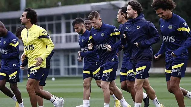 Fenerbahçe, AEK Larnaca maçı hazırlıklarını sürdürdü