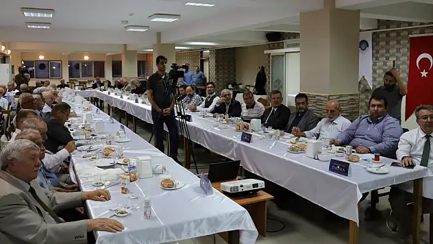 NEÜ'nün çınarları, vefa programında buluştu