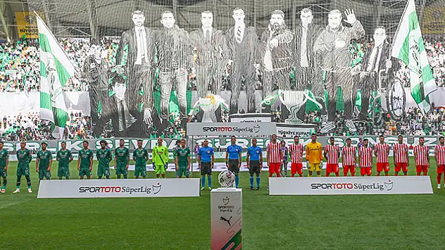 Konyaspor'da 2 isim haftanın 11'inde