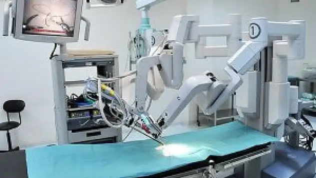 Böbrek naklinde robotik cerrahiyle yüzde yüz başarı