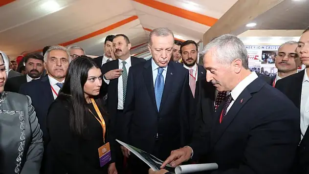 Cumhurbaşkanı Erdoğan Şahinbey standını ziyaret etti