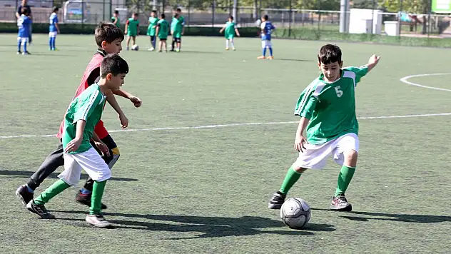 Karatay'da dostluk turnuvası başladı