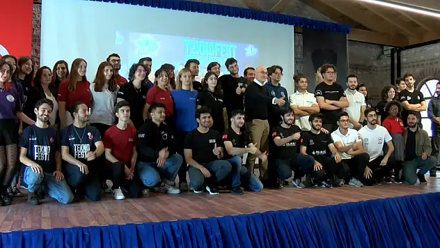 TEKNOFEST Karadeniz'de 16 ödül kazanan 11 takım bir araya geldi
