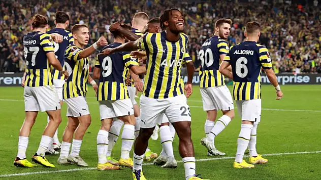 Fenerbahçe, AEK Larnaca'yı 2 golle geçti
