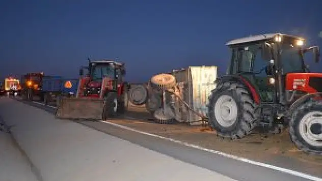 Konya'da zincirleme trafik kazası: 2 ölü, 3 yaralı