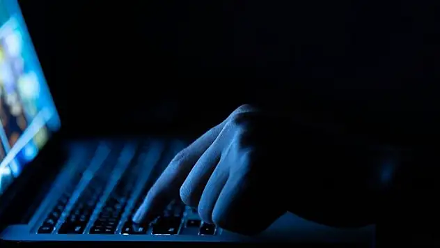 Devlet televizyonunda şok! Bir anda ekrana görüntüler verildi