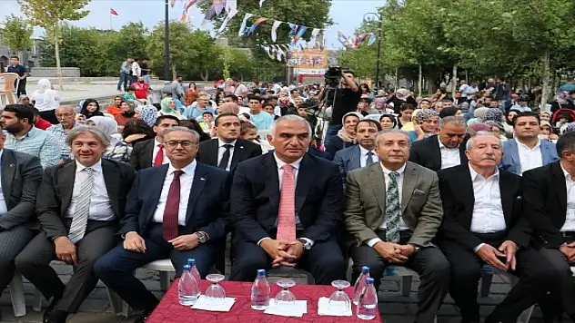 Bakanı Ersoy'dan Mistik Müzik Festivali'ne övgü