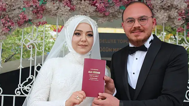 Derya ve Hüseyin dünya evine girdi