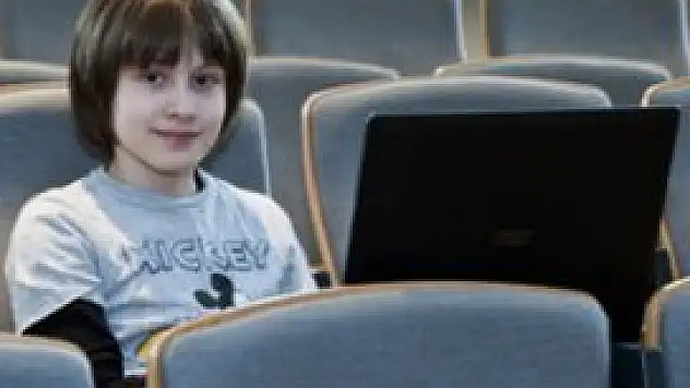 11 yaşındaki Mert 2 üniversitede okuyor!