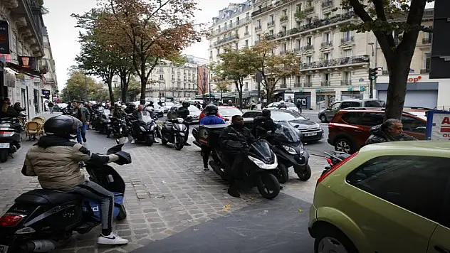 Tahammül edilemez bir hal aldı! Avrupa'da akaryakıt krizi hayatı olumsuz etkiliyor