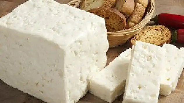 Peynir bidonundan esrar çıktı