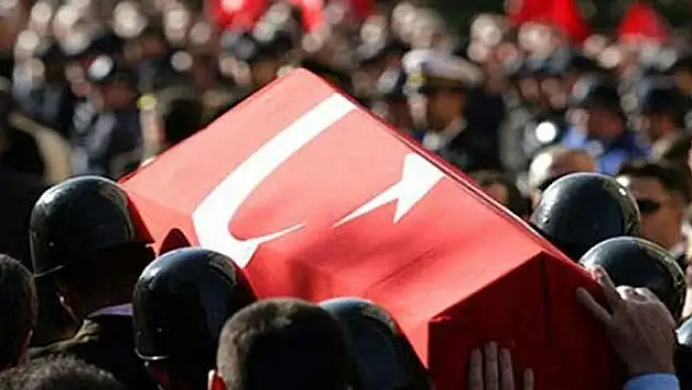 Trafik kazasında yaralanan polis memuru şehit oldu