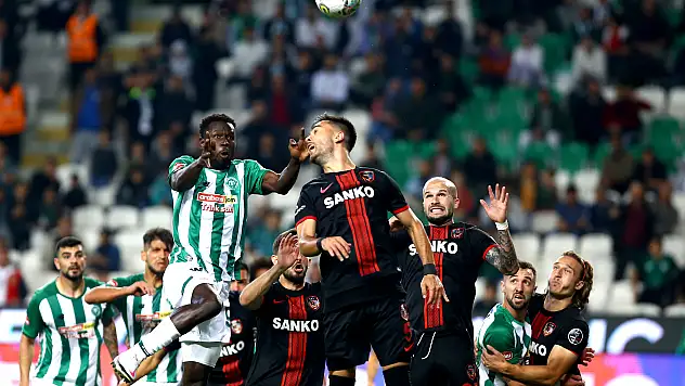 Konyaspor yakalıyor ama atamıyor!