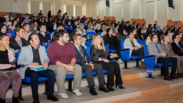 Öğrencilere hukukta ders çalışma yöntemleri anlatıldı