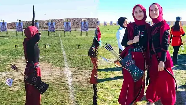 Beyşehir'de dereceye giren okçular tebrik edildi