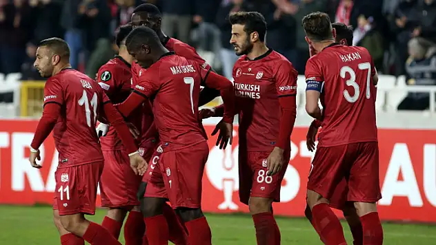 Sivasspor gruptan çıkmayı garantiledi