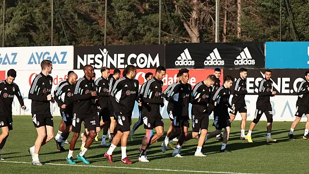 Şenol Güneş, Beşiktaş ile ilk antrenmanına çıktı