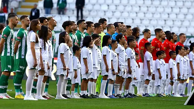 Konyaspor-Kasımpaşa: 0-0 (İlk yarı sonucu)