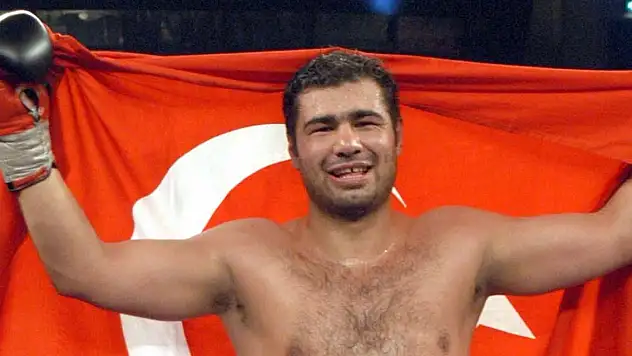 Milli boksör Sinan Şamil Sam'ın ölümünün üzerinden 7 yıl geçti