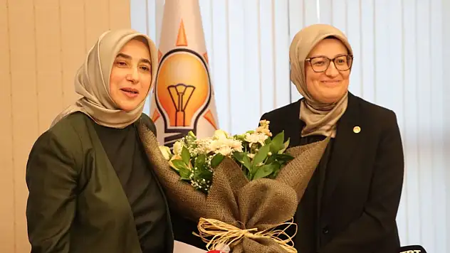 AK Parti'li Özlem Zengin, görevini Belgin Uygur'a devretti
