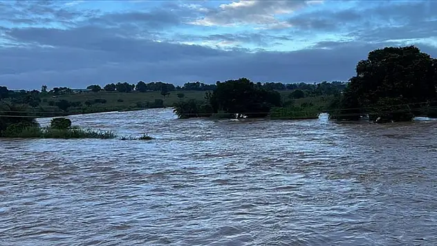 Seller yıkıma neden oldu! Nijerya'da binlerce ev hasar gördü