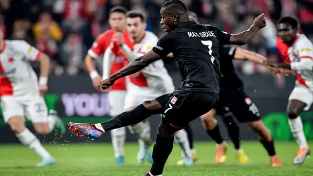 Sivasspor, grup lideri olarak doğrudan son 16 turuna yükseldi