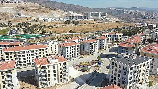 Ticaret ve konut arsası satılacak