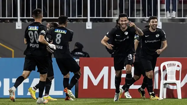 Ümraniyespor Süper Lig'deki ilk galibiyetini aldı