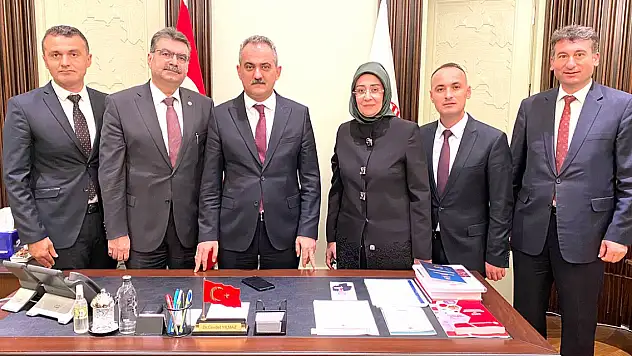 Bakan Özer, Beyşehir Teşkilatını ağırladı