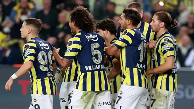 Fenerbahçe 10 kişiyle 3 puanı aldı