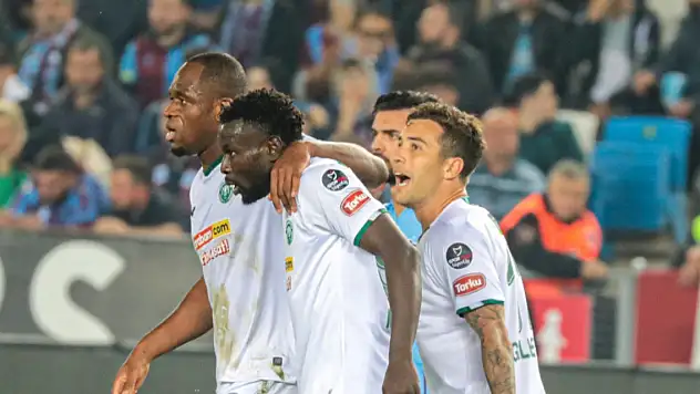 Konyasporlu Diouf'tan tarihi ilk!