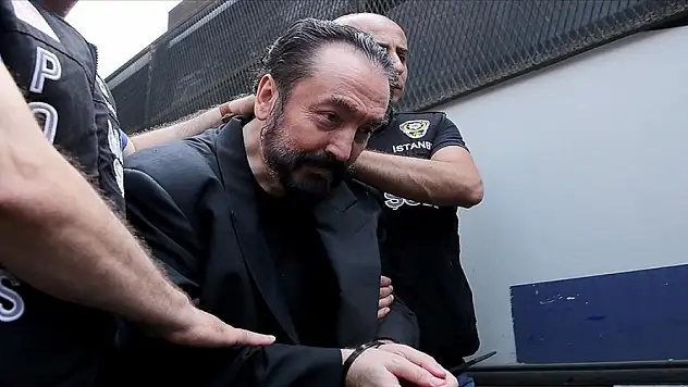 Adnan Oktar'ın 72 sanıklı örgüt davasında ara karar