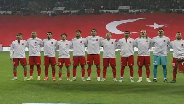 Milli Takım'da şok sakatlık! Maça devam edemedi