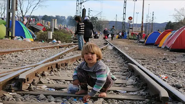 Avrupa'da binlerce sığınmacı çocuk insan tacirlerinin eline düşüyor