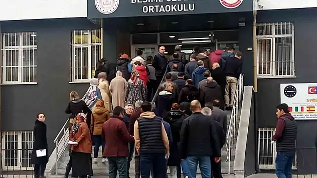 Sınava bu kez öğretmenler girdi
