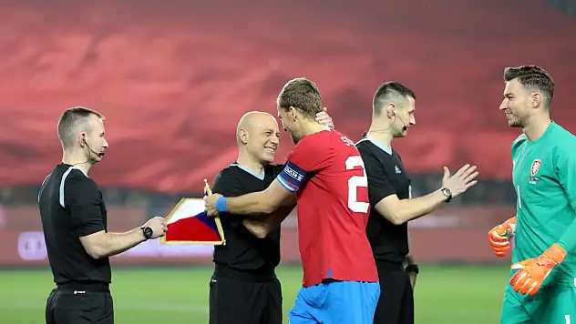 Cüneyt Çakır kariyerini noktaladı