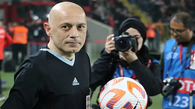 Cüneyt Çakır 589 maçla kariyerini noktaladı