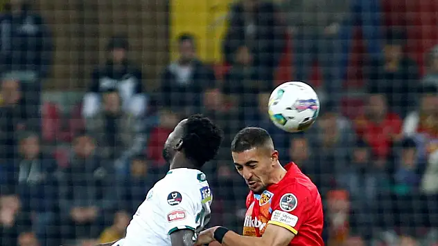 Konyaspor kafayı çalıştırdı