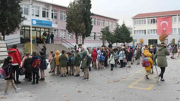 Ara tatil bitti, okullarda ders zili çaldı